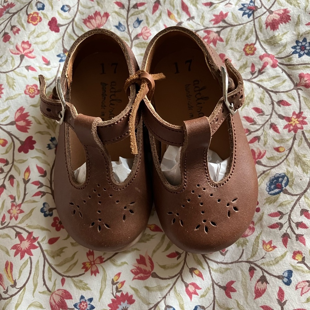 NWT Adelisa & Co. Catarina Espresso t-strap mary janes, baby soft sole 17